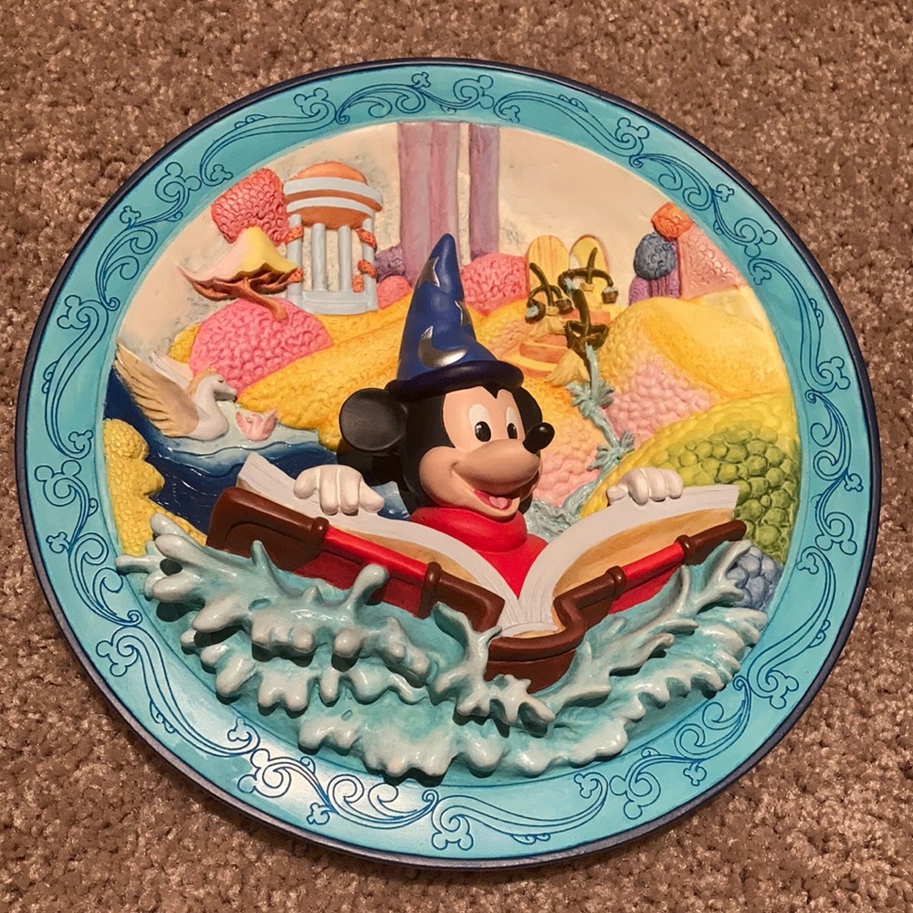 Fantasia: Disney’s Animated Classics 3-D Decorative Plate.